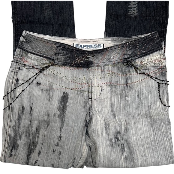 Y2K Express Distressed Bleached Jeans with Beaded Accessory - Picture 5 of 12